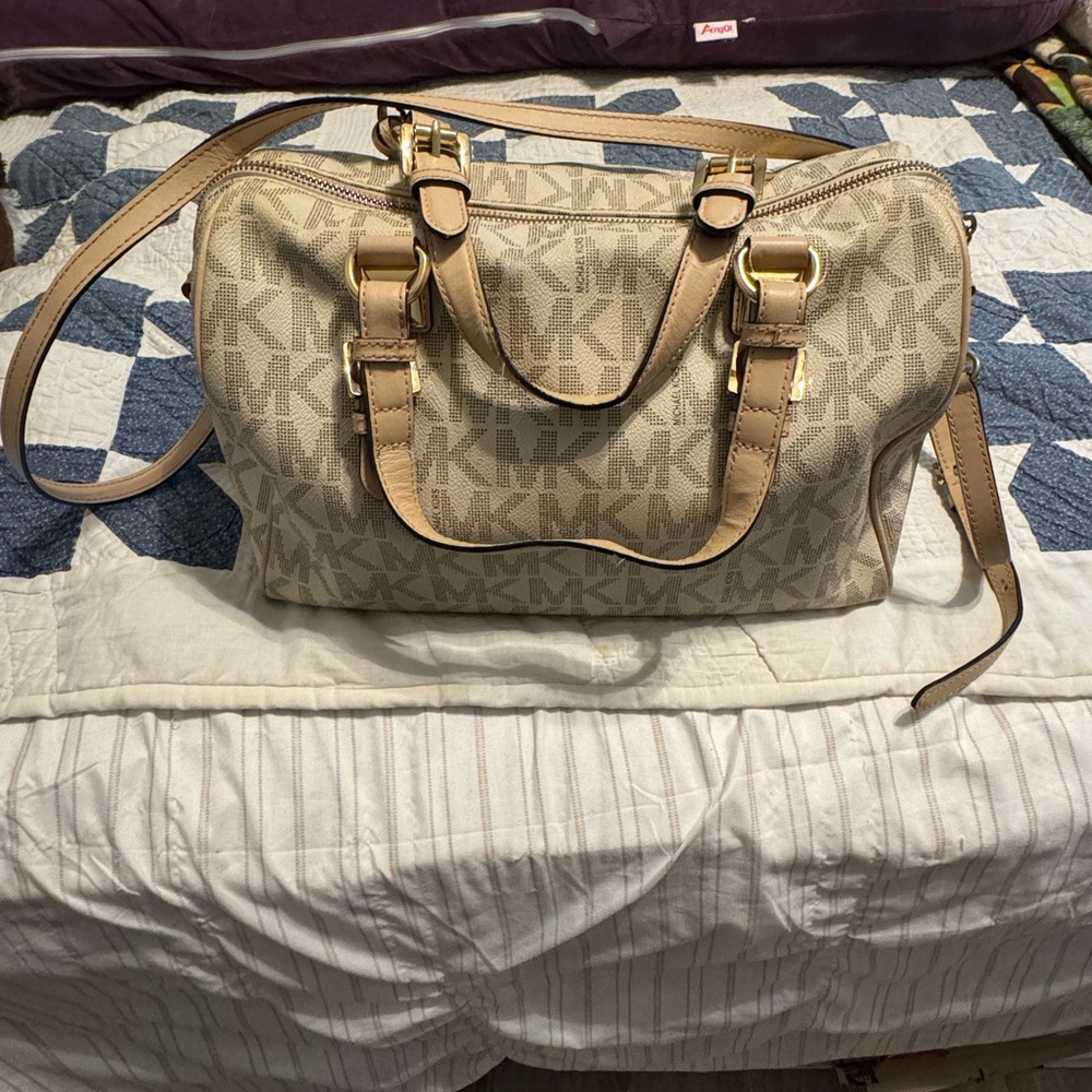 Michael Kors Handbag Satchel Convertible Crossbody Logo Beige Cream Vanilla
